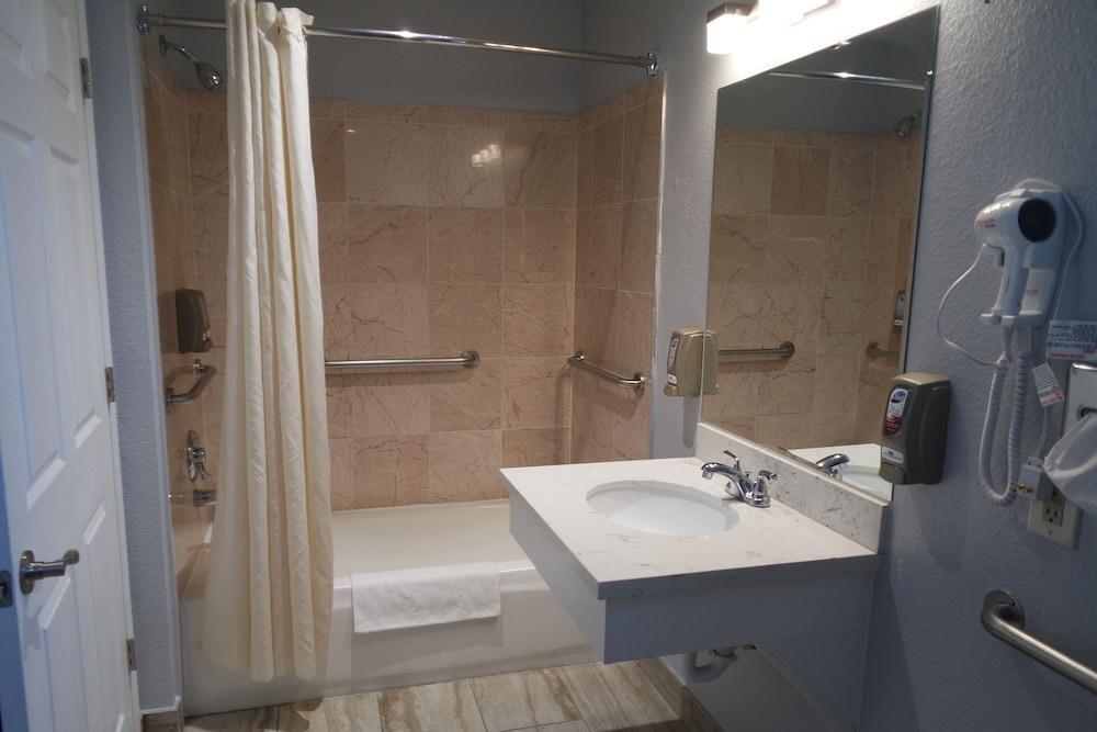 Americas Inn&suite Motel 2*